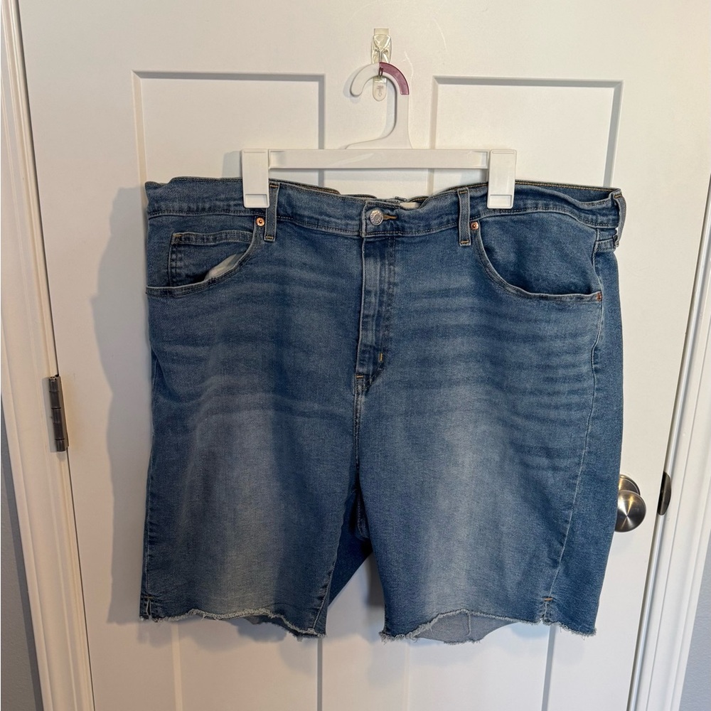 Women’s Plus 24W Levi High rise Bermuda shorts NWT